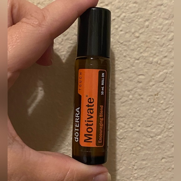 Doterra Motivate 10 ml Roll On - Picture 1 of 2